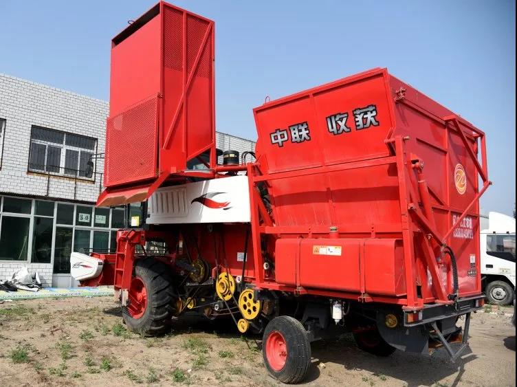 內(nèi)行首肯的“過(guò)硬品質(zhì)”!老農(nóng)機(jī)手情有獨(dú)鐘中聯(lián)收獲花生機(jī)